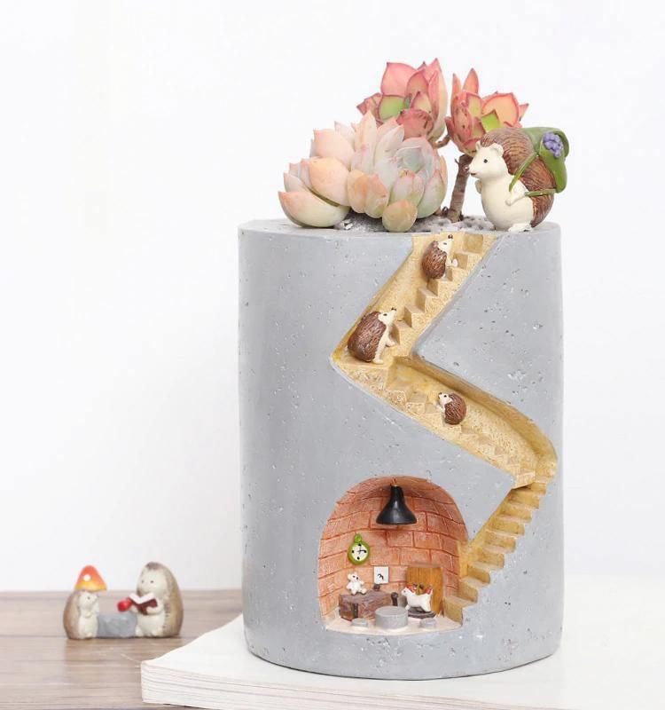 Critter Haven Indoor Planter Pot