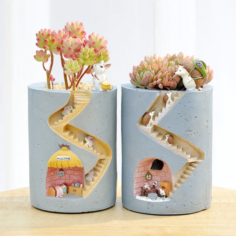 Critter Haven Indoor Planter Pot
