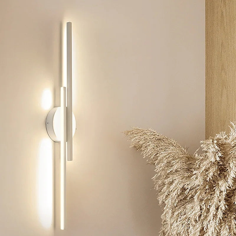 Elgor | Modern Nordic Metal Wall Lamp – Black & White
