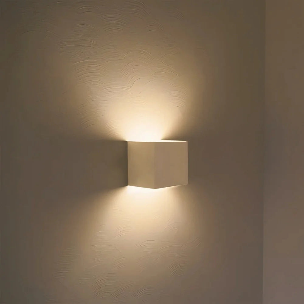 Liora | Adjustable Wall Lamp