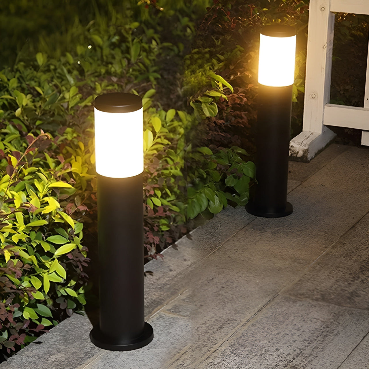 LumaGlow | Solar-Powered Garden Spotlights – Efficient & Stylish Outdoor Lighting