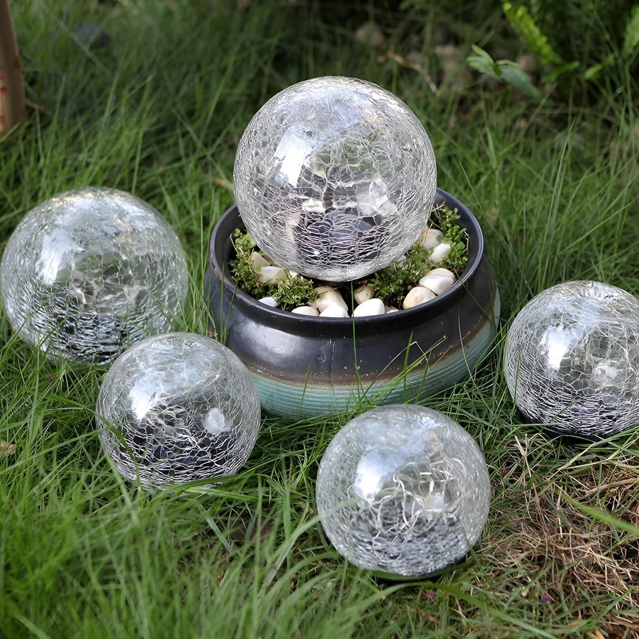 LumiScape | Solar-Powered LED Garden Light – Illuminate Your Outdoor Space