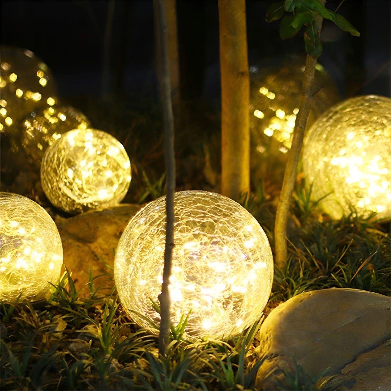 LumiScape | Solar-Powered LED Garden Light – Illuminate Your Outdoor Space