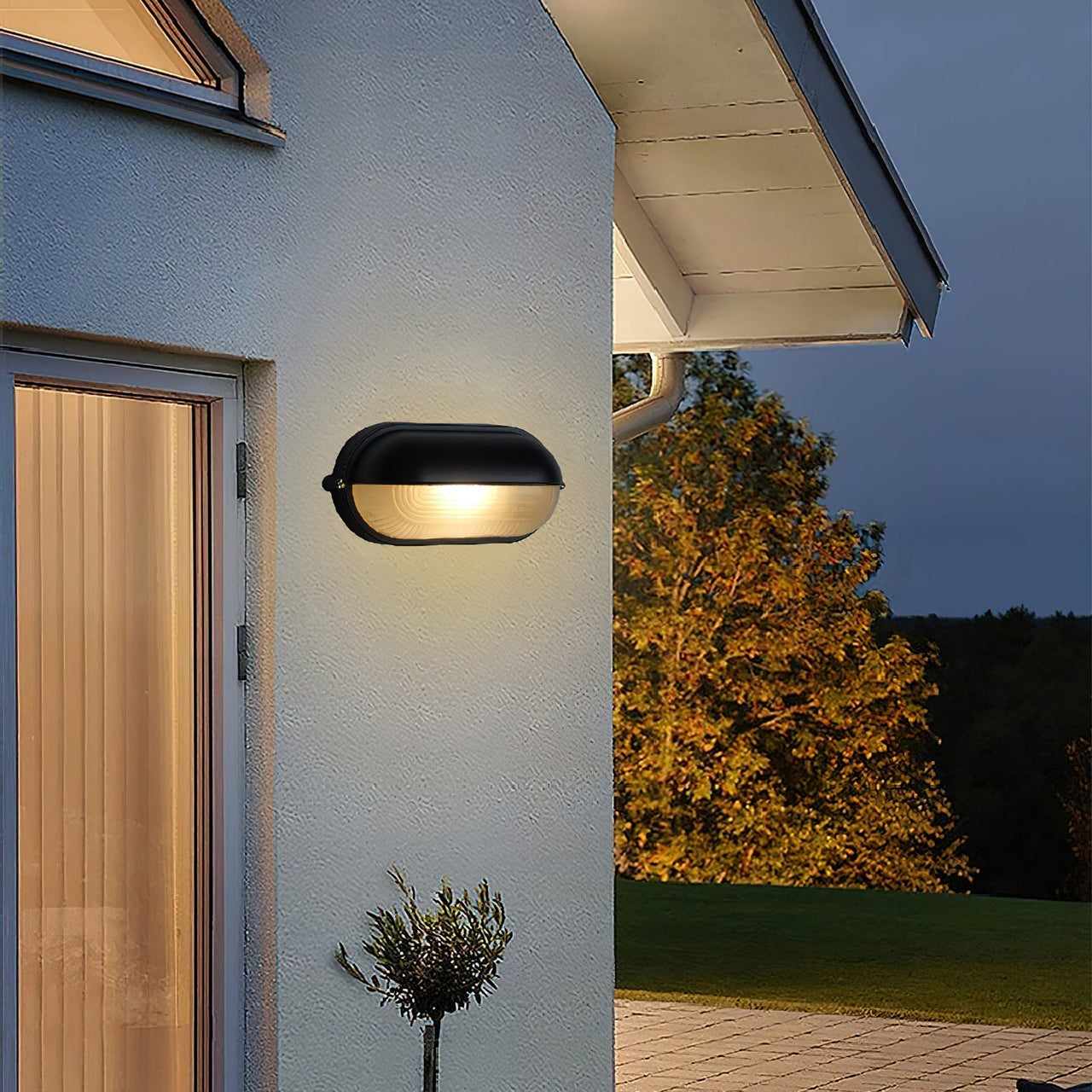 Nivaro | Industrial Outdoor Wall Lamp