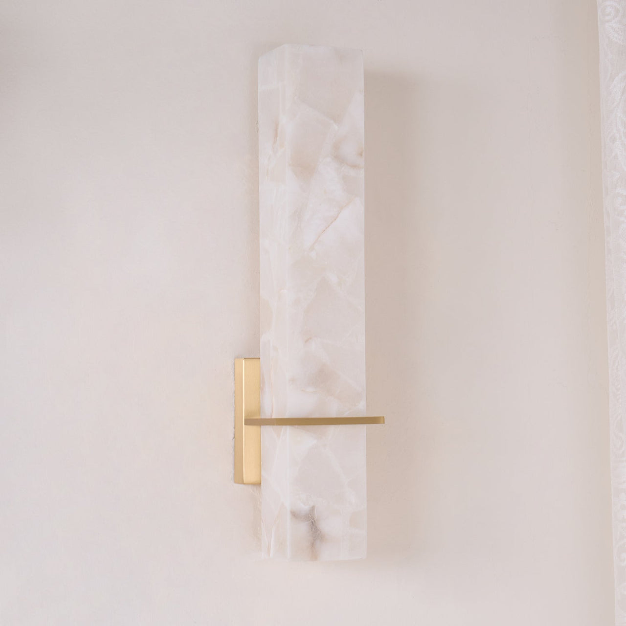 Rittara | Alabaster Brass Wall Lamp